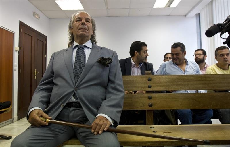 El torero retirado Rafael de Paula, sentado en el banquillo de la Audiencia Provincial de Jerez