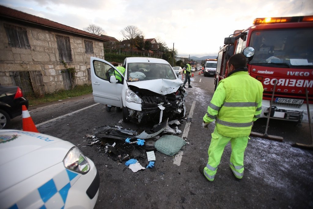 Fallece una persona en un accidente de tráfico en Ponteareas