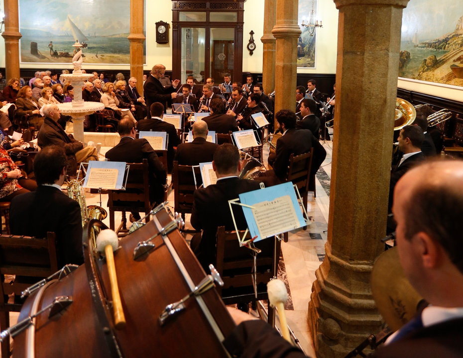 Ourense. 12-01-14. Local. Concerto da banda de música de Ourense no Liceo.
Foto: Xesús Fariñas