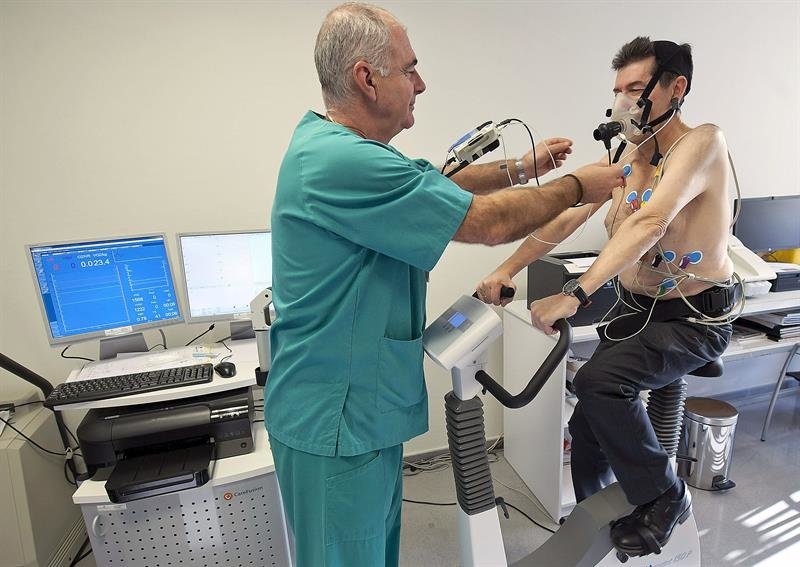 El Hospital de Valdecilla tuvo la suerte hace 18 años de que dos médicos, Javier Ortega (cirujano torácico) y Felipe Zurbano (neumólogo), vieran posible convertir Valdecilla en uno de los siete centros de España en contar con un programa de trasplante de pulmón