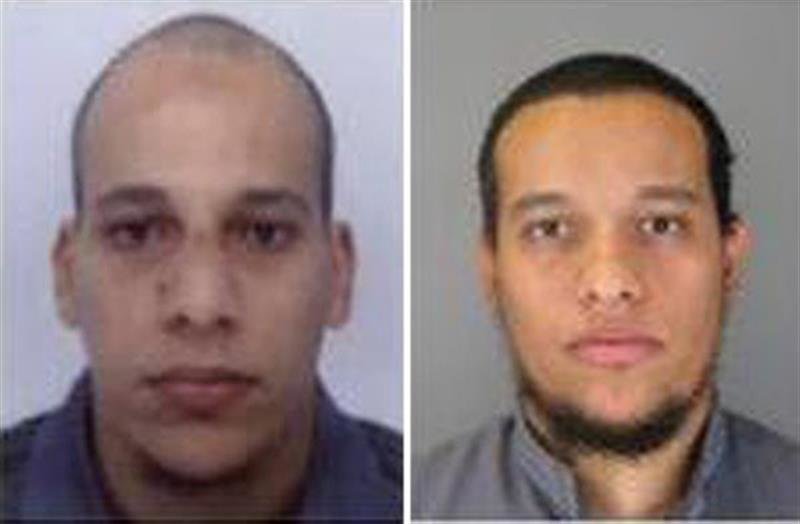 Cherif Kouachi, 32, (i) y su hermano Said Kouachi, 34, (d), sospechosos de la masacre contra el semanario satírico