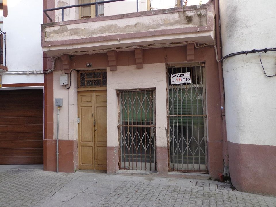 Local de un euro de arrendamiento, en el casco viejo de O Barco.