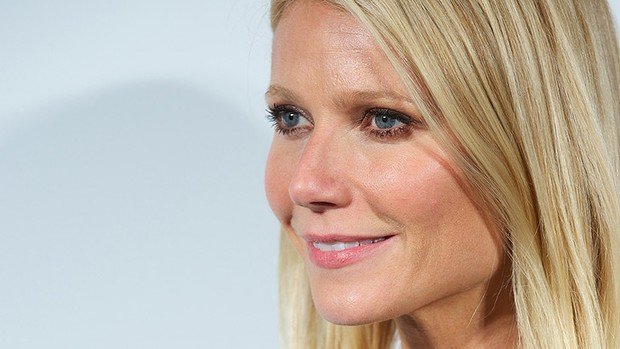 Gwyneth-Paltrow-Goes-Too-Far-by-Comparing-Herself-to-Soldiers3