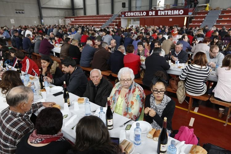 Entrimo. 03-02-15. Provincia. Festa da empanada de Forquellas en Entrimo.
Foto: Xesús Fariñas