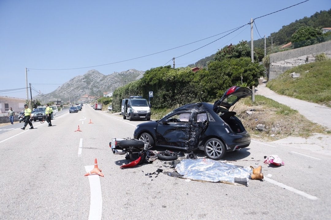 Fallece el conductor de una motocicleta en Santa María de Oía