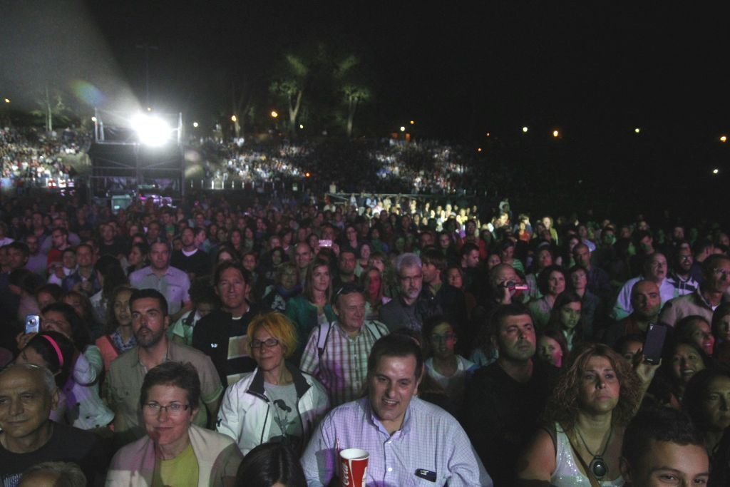 El público disfrutó de los éxitos de la cantante mexicana en el último concierto de este verano en Castrelos.