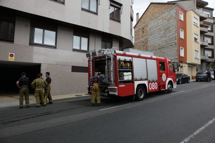 Ourense. 16-08-2015. Intervención de los bomberos en carretera de la Granja. José Paz