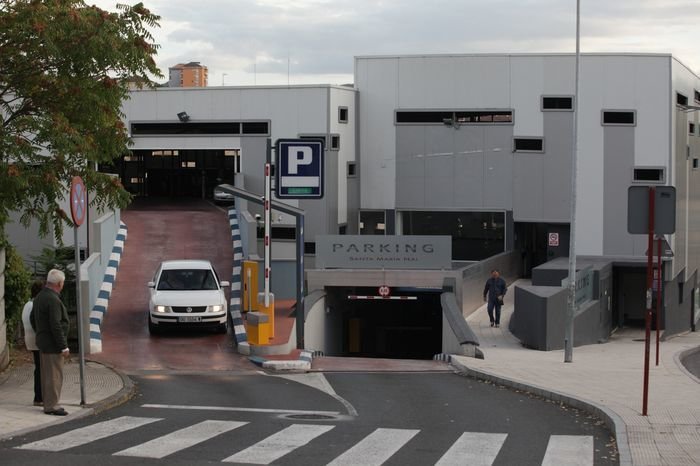 Ourense. 14-09-2015. Parking del Hospital. Paz