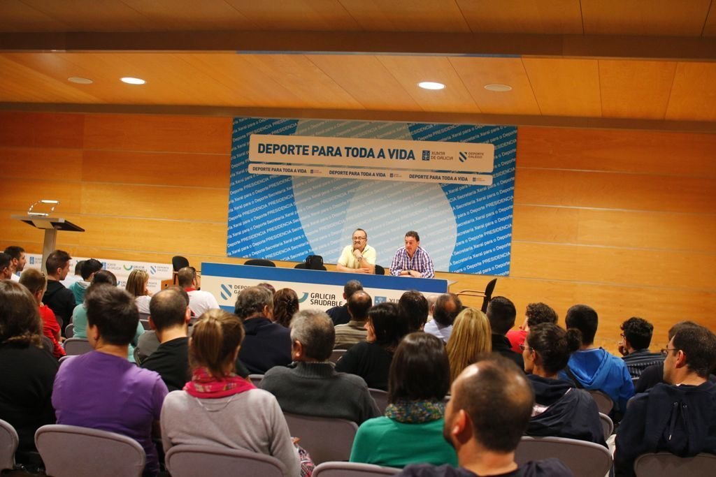 La Casa do Deporte en Vigo acogió ayer una asamblea de los clubes para determinar qué medida adoptan.