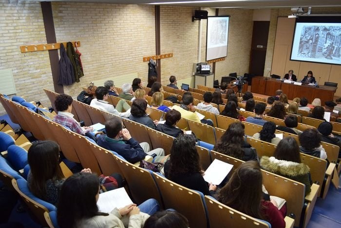 Un intre da conferencia de José Manuel González Herrán, catedrático de Literatura Española na USC.