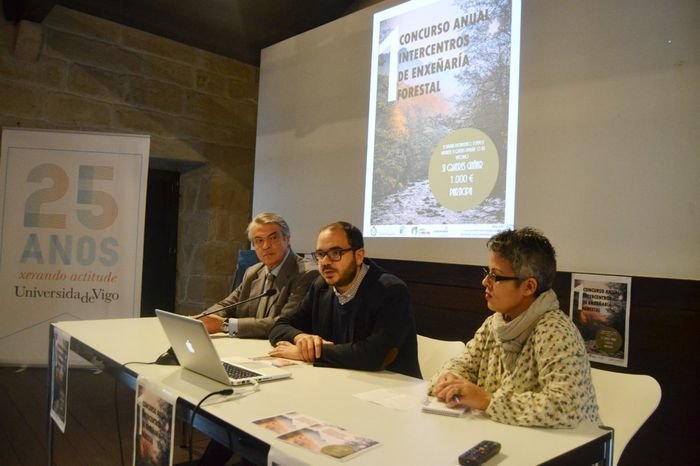 Valera, Corbacho e Gómez-Juncal, na presentación do concurso.
