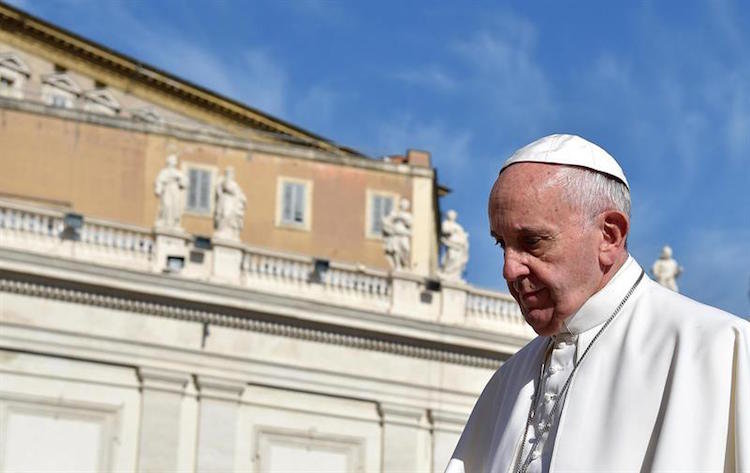 Los cambios que el Papa Francisco quiere implantar en el seno de la Iglesia se tuercen con un nuevo escándalo.