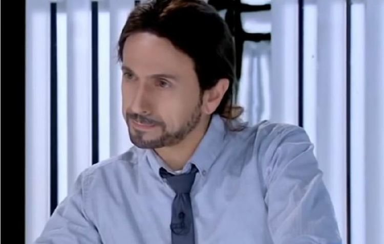 Secuencia en la que José Mota imita a Pablo Iglesias en su programa de TVE.
