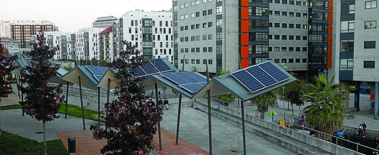 <p>Los paneles solares de Navia, que se utilizan para el aprovechamiento de la energía que producen, una de las acciones de Vigo como "smart city".</p>