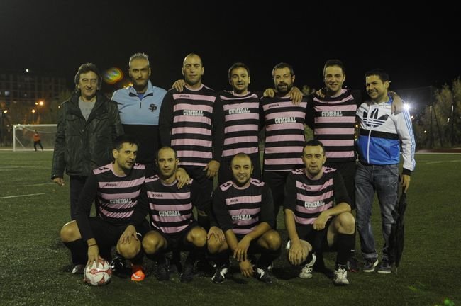 Componentes del equipo del CIE Galfor, noveno clasificado en la Liga 'La Región' de veteranos.