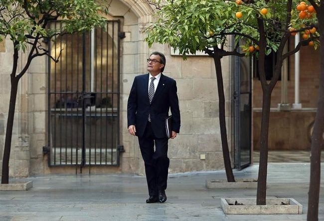 El presidente en funciones, Artur Mas, en el Patio de los Naranjos de la plaza de Sant Jaume.