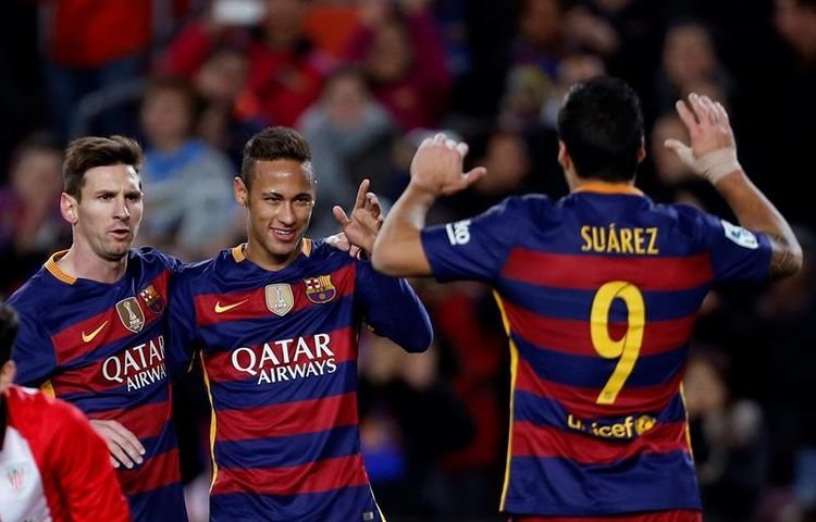 Messi, Neymar y Suárez festejan los goles azulgranas en una noche plácida para el Barça.