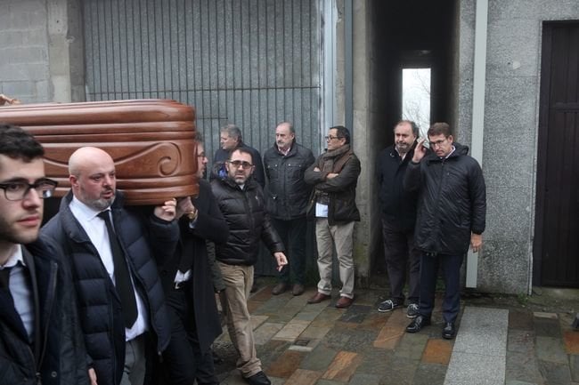 Feijóo, presente en el funeral de Guillermo Lago.