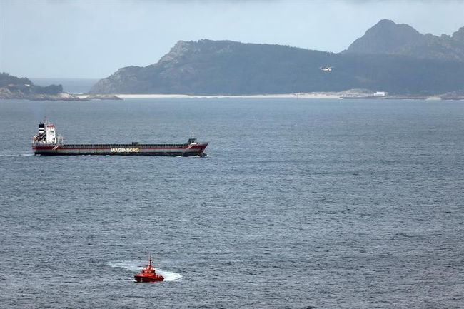 Salvamento Marítimo busca al sur de las Islas Cíes a dos marineros que salieron a faenar y están desaparecidos desde la pasada tarde.