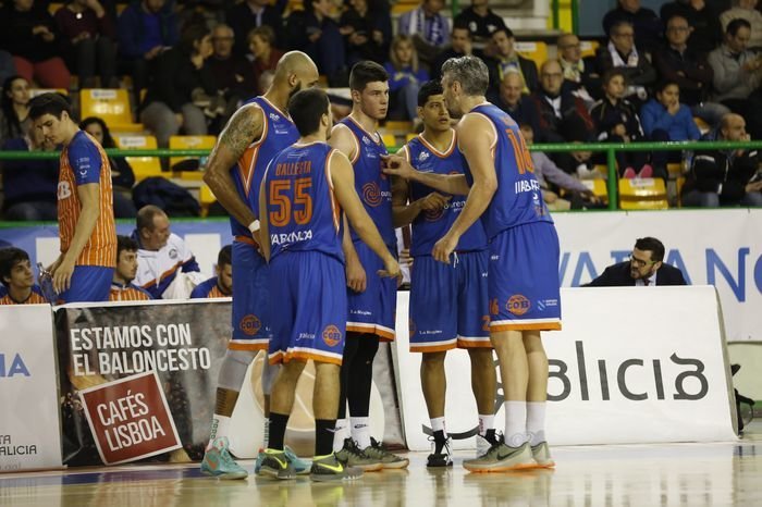 Ourense. 12-02-16. Deportes. Partido de basket entre o Cob e o Cáceres.
Foto: Xesús Fariñas