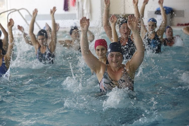 Ourense. 20-02-16. Deportes. Aquagym +D na piscina do campus de Ourense.
Foto: Xesús Fariñas