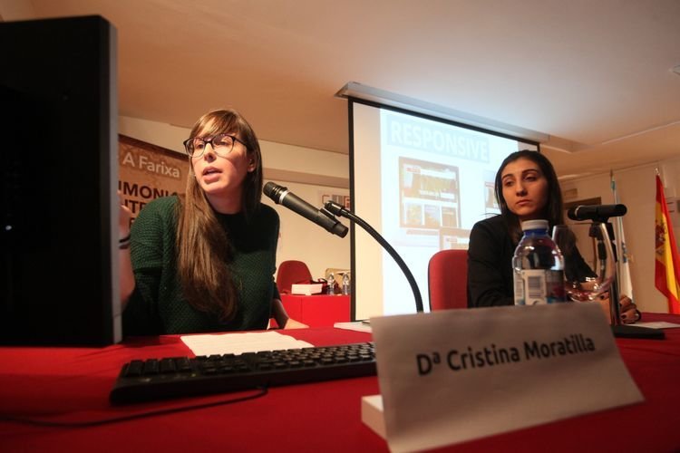 Ourense. 23-02-2016. Charla de Cristina Moratilla de Redegal en el CIFP de A Farixa. Cristina Moratilla y Patricia Tamayo. Paz