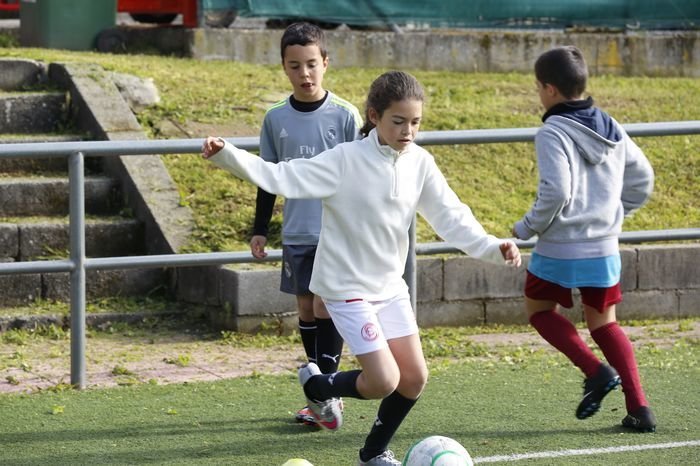Ourense. 22-03-16. Deportes. Campus fútbol en Oira.
Foto. Xesús Fariñas
