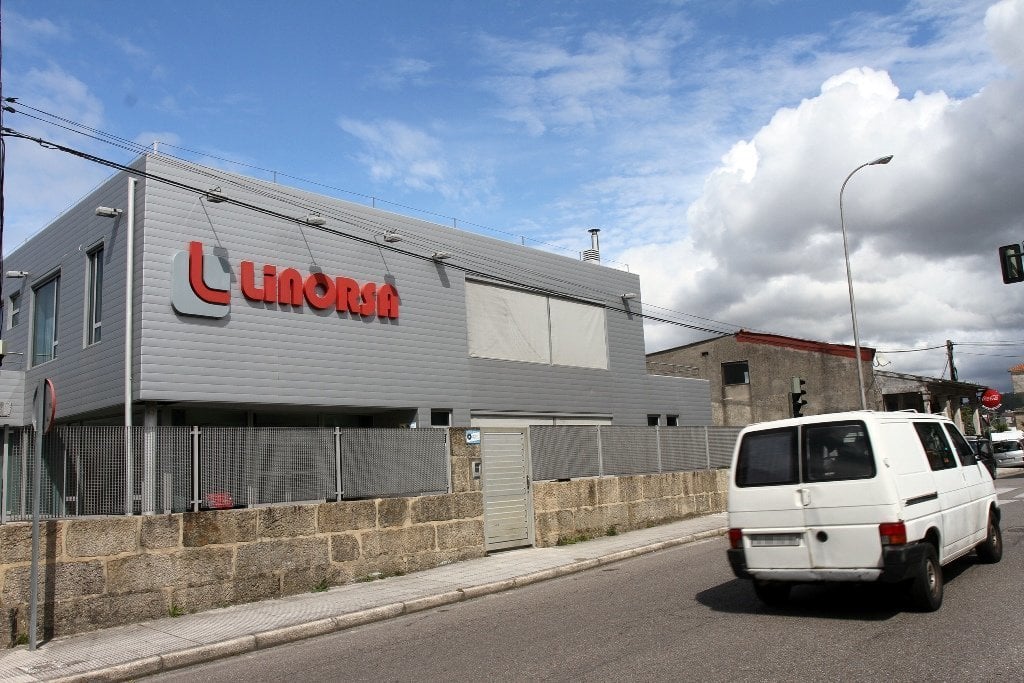 La empresa Limpiezas del Noroeste tiene sede en Coruxo y ofrece servicios en toda Galicia y en otras comunidades.