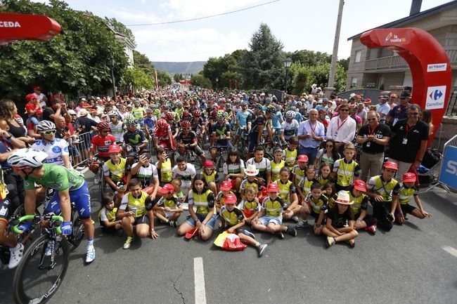 Maceda. 26-08-16. Deportes. Saida da 7ª Etapa da Volta ciclista a España, Maceda-Puebla de Sanabria.
Foto: Xesús Fariñas