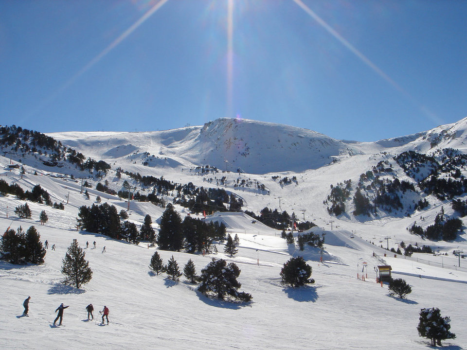 Grandvalira_ski_resort,_Andorra4