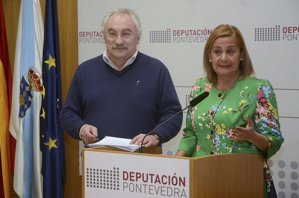César Mosquera, vicepresidente de la Diputación pontevedresa, y Carmela Silva, en la rueda de prensa.