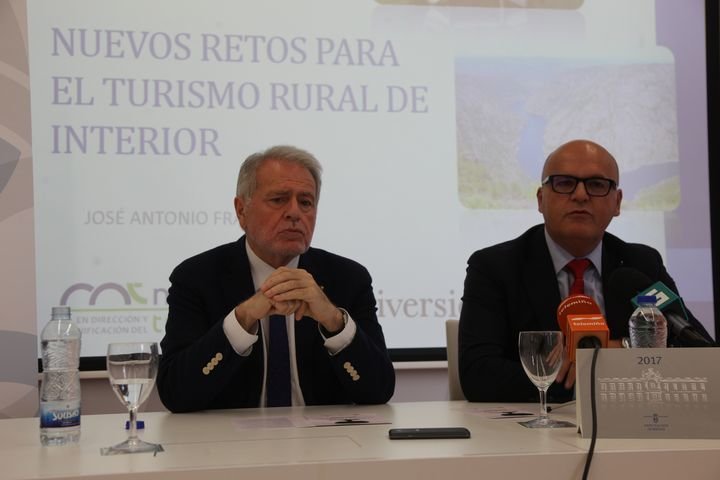 Ourense. 4-05-2017. Workshop de Turismo sostenible. Luis Caramés, Manuel Baltar. Paz
