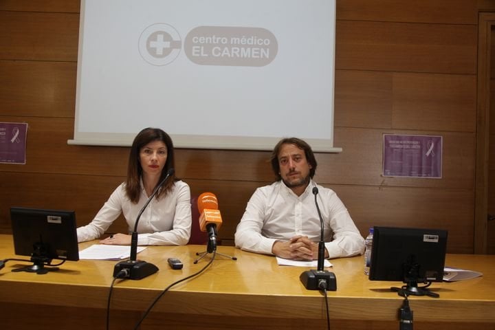 Ourense. 27-09-2017. Presentación charlas Centro Médico El Carme. Maria José López, Carlos Rodríguez. Paz
