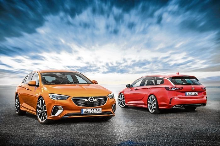 On the starting grid: Customers can now place their orders for the Opel Insignia GSi Grand Sport and Sports Tourer.
