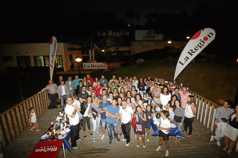 Oira. 03-07-14. Deportes. Festa fin de liga de Padel en Oira.
todos os participantes
Foto: Xesús Fariñas
