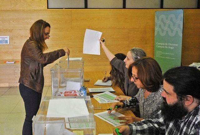 Ourense 23/4/18
Elecciones a nuevo rector en el campus

Fotos Martiño Pinal