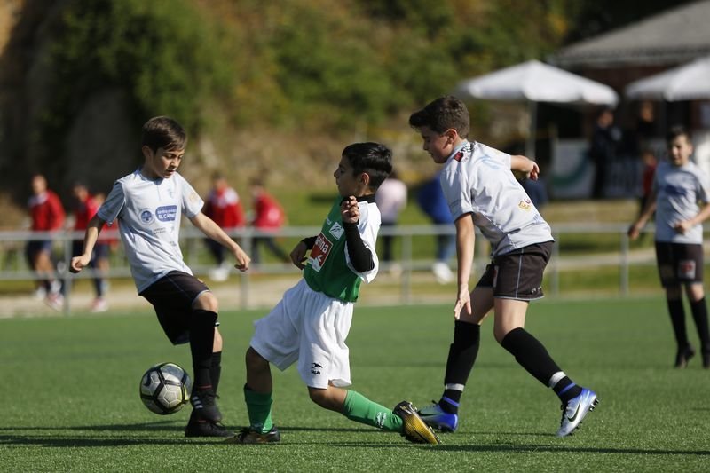 Oira (Ourense). 17/05/18. Torneo de fútbol alevín en Oira.
Foto: xesús Fariñas