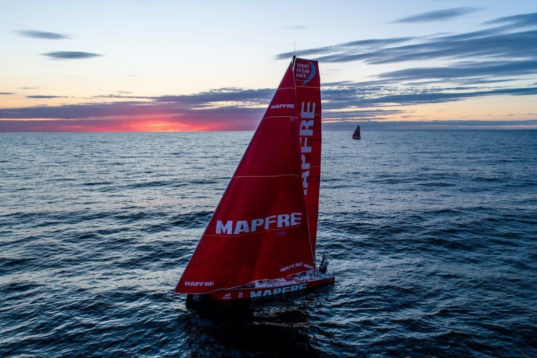 El "Mapfre" lidera la última etapa de la Volvo Ocean Race a menos de un día de su finalización.