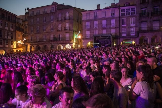 OURENSE (PRAZA MAIOR). 24/06/2018. OURENSE. Concierto del cantante Antonio José, dentro de las actividades organizadas por el Concello de Ourense para las Fiestas 2018. FOTO: ÓSCAR PINAL.