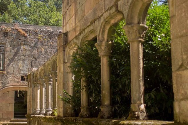 Trandeiras, Xinzo de Limia. (01.08.2018). Distintas perspectivas del Mosteiro abandonado.