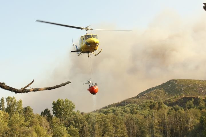 Vilaza, (29.08.2018). Incendio en el monte de Vilaza.