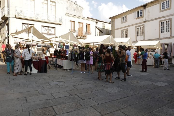 OURENSE( Allariz) 09/09/2018.Mercado de man en la plaza mayor de Allariz . Iago Cortón