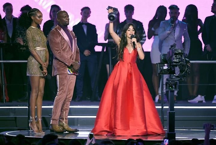Camila Cabello durante la gala de entrega de los European Music Awards 2018.