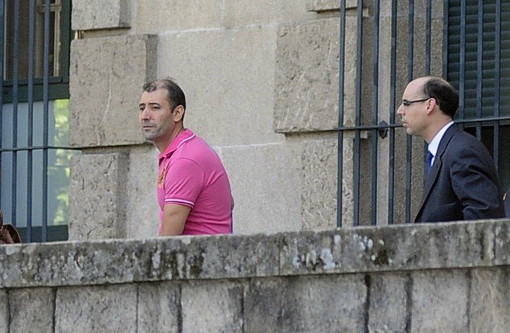Fidel Márquez, condenado, (camiseta rosa)