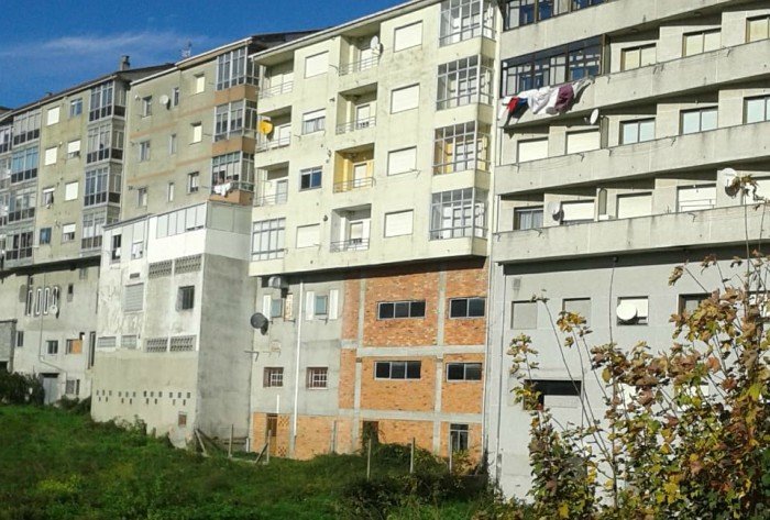 Edificio de siete pisos en Celanova