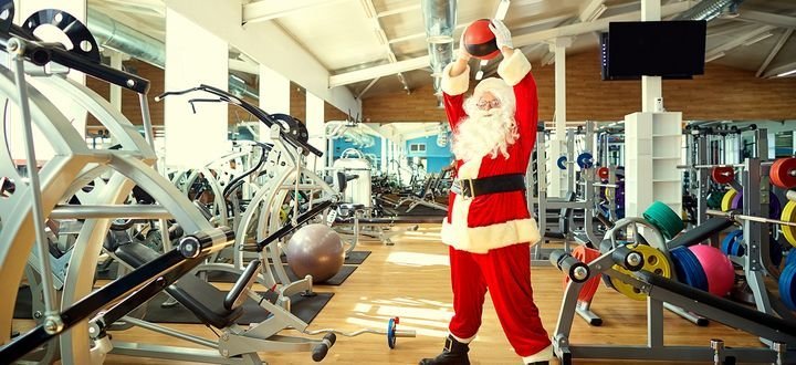 Santa Claus en el gimnasio.