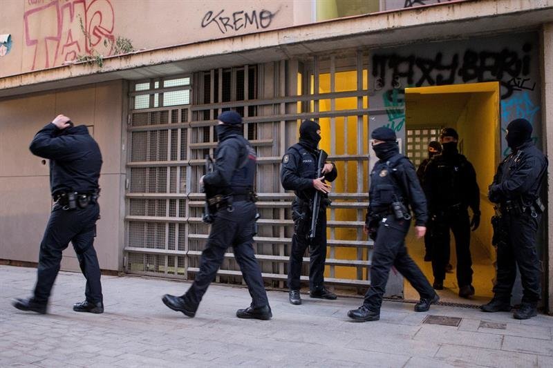 Operativo antiterrorista en Cataluña. (EFE)