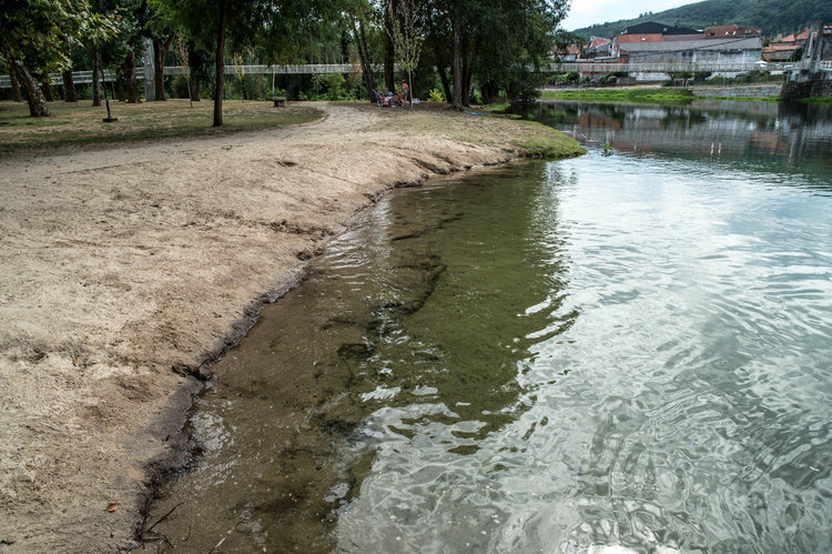 El paseo fluvial del río Avia, en Leiro, acogerá una de las áreas de gimnasia al aire libre.