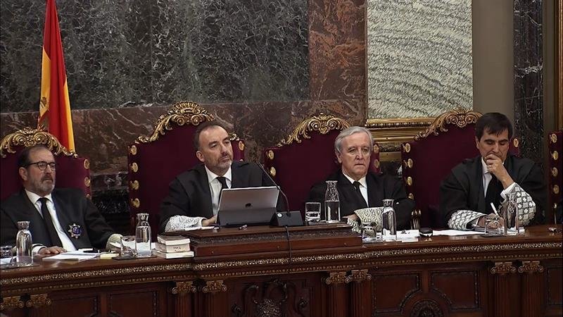El presidente del Tribunal Manuel Marchena (2i), junto a los jueces Andrés Martínez (i), Juan Ramón Berdugo (2d) y Antonio del Moral (d).