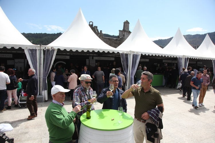 La Feira do Viño atrae cada año a cientos de visitantes.